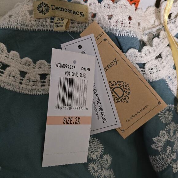 Democracy Raglan Sleeve Crochet Trim Peasant‎ Blouse Plus Size 2X New! - Picture 10 of 10